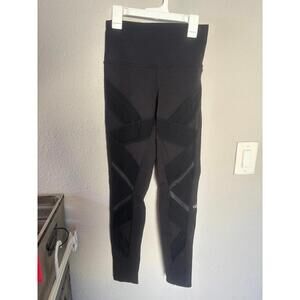 Alo Yoga Moto Leggings Black size S. GUC